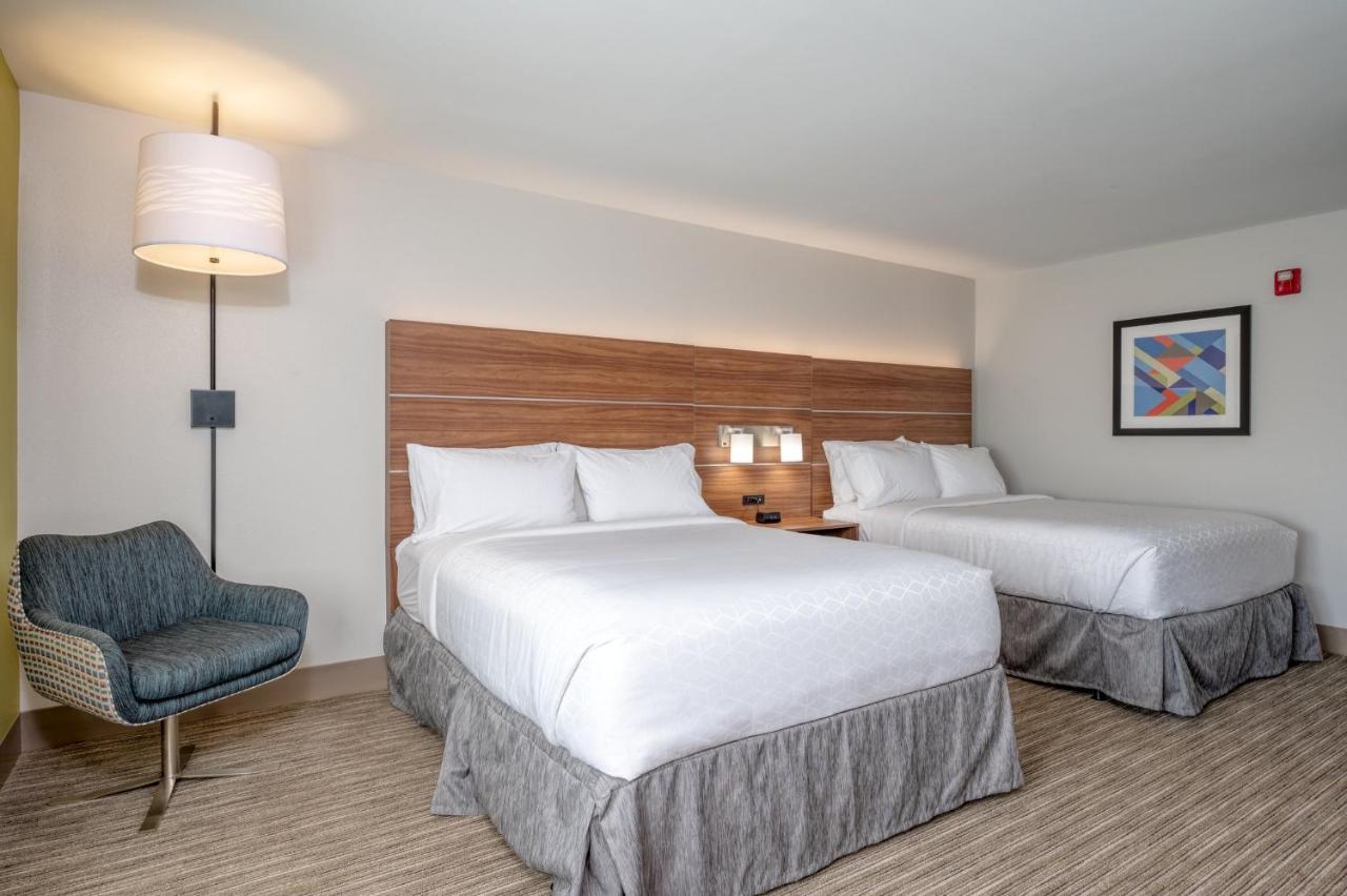 Holiday Inn Express Hotel & Suites Thornburg-S. Fredericksburg By Ihg Ngoại thất bức ảnh