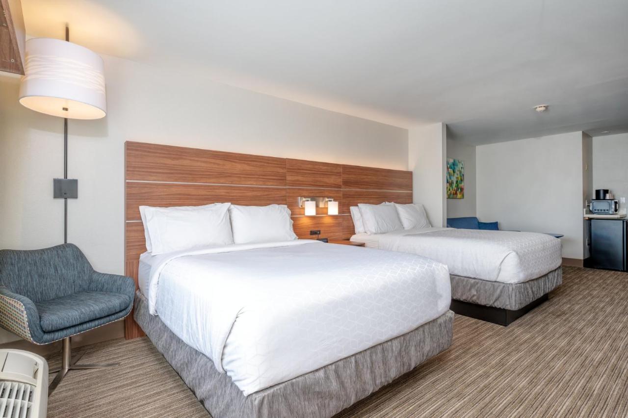 Holiday Inn Express Hotel & Suites Thornburg-S. Fredericksburg By Ihg Ngoại thất bức ảnh