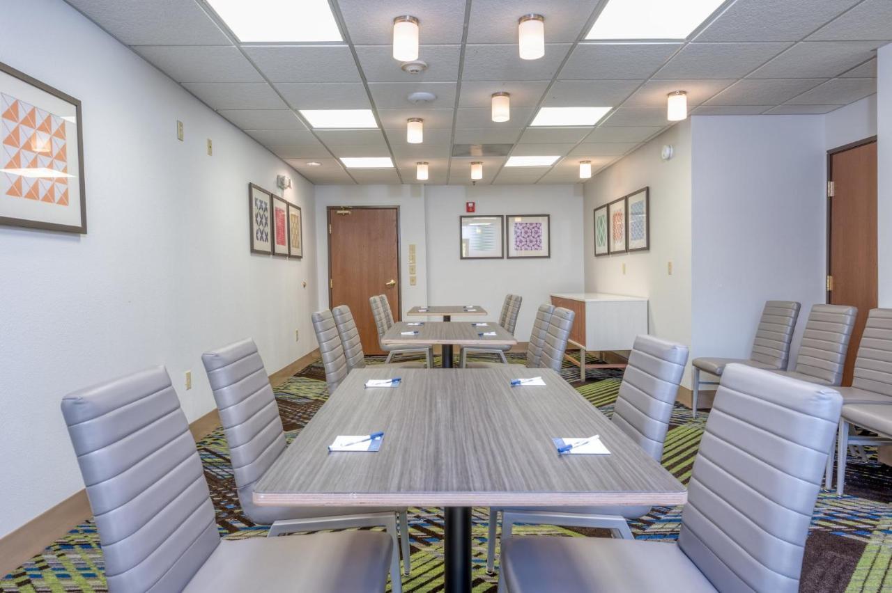Holiday Inn Express Hotel & Suites Thornburg-S. Fredericksburg By Ihg Ngoại thất bức ảnh
