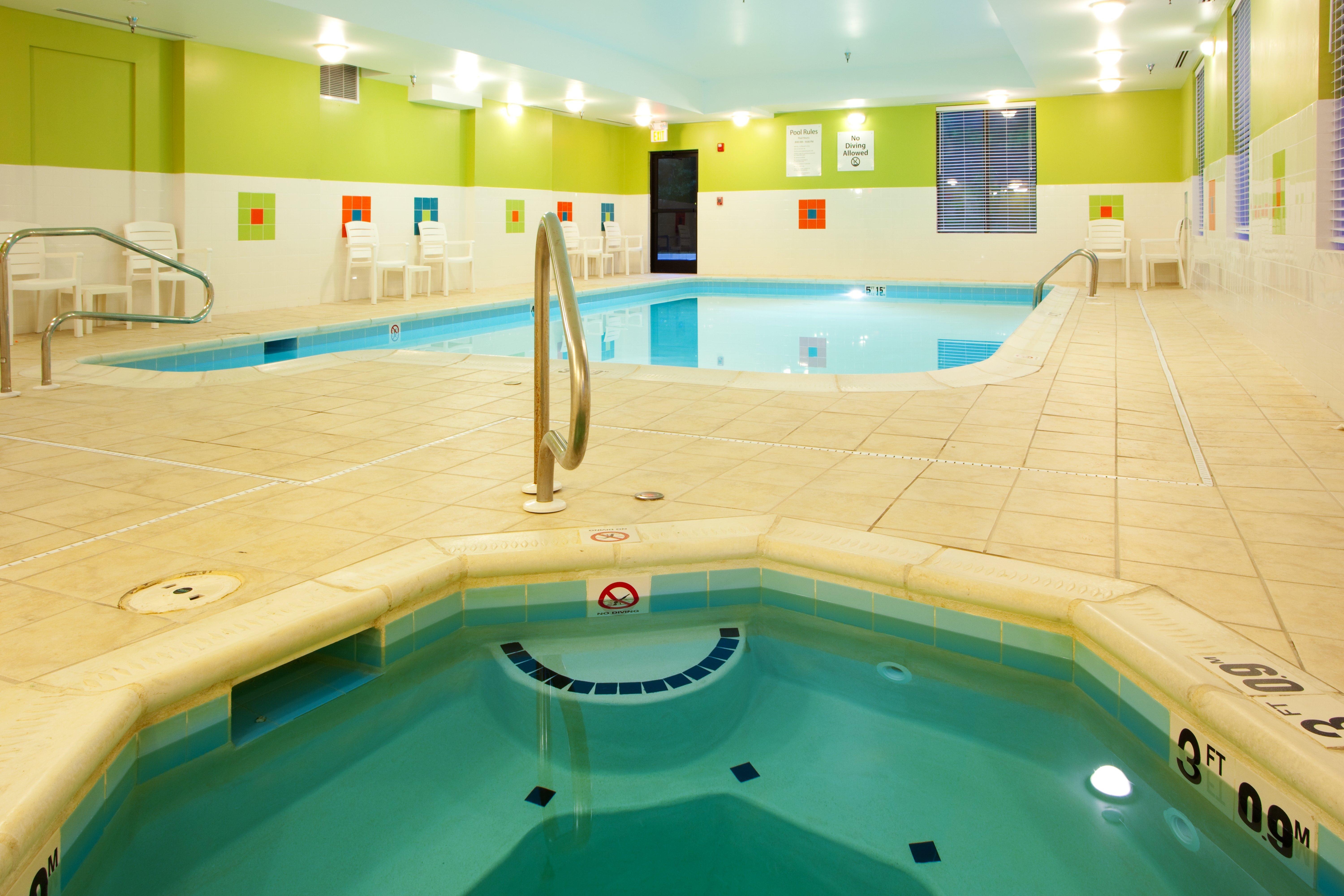Holiday Inn Express Hotel & Suites Thornburg-S. Fredericksburg By Ihg Ngoại thất bức ảnh